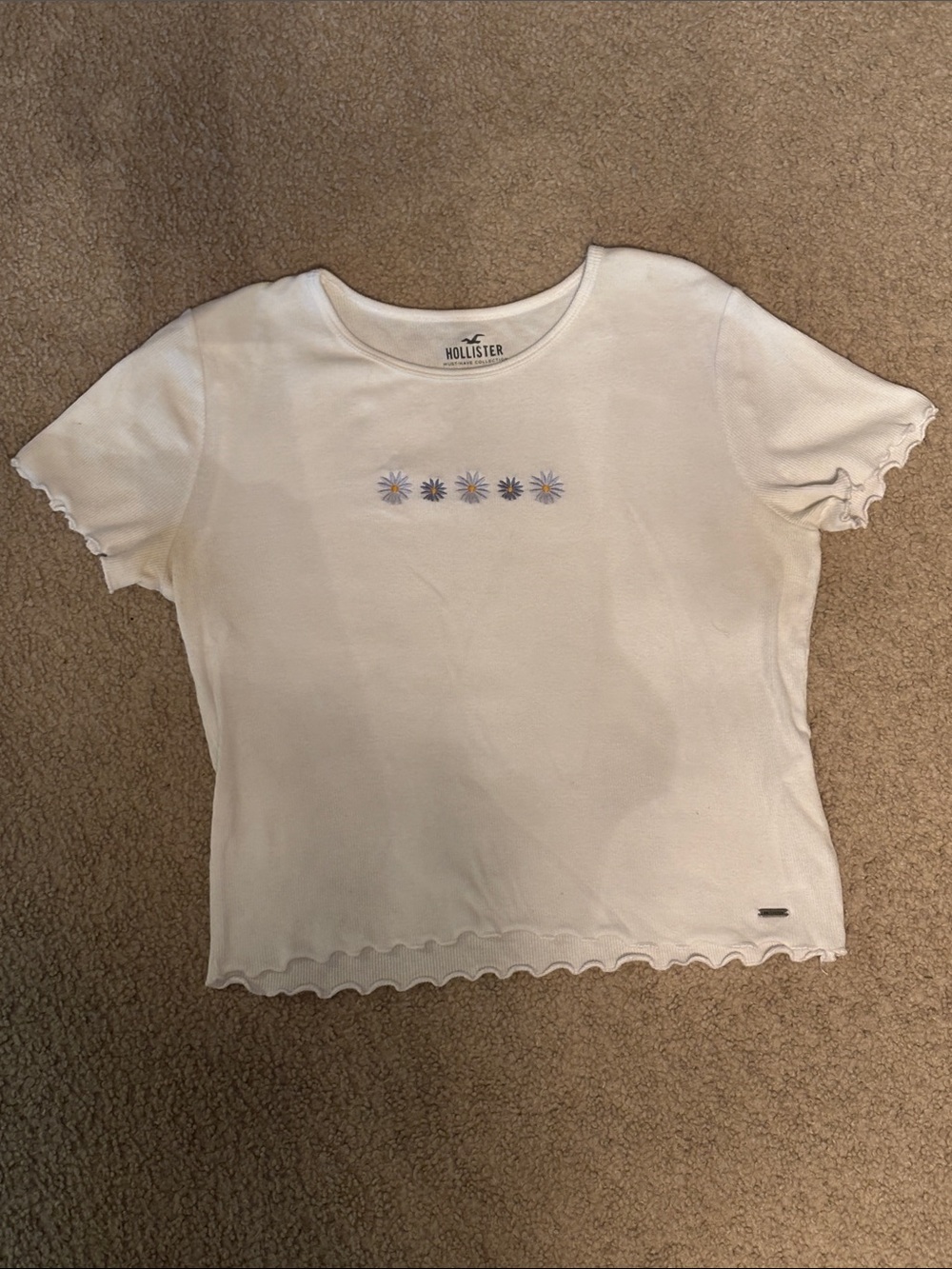 Hollister White Short-Sleeve Tee with Daisy Embroidery